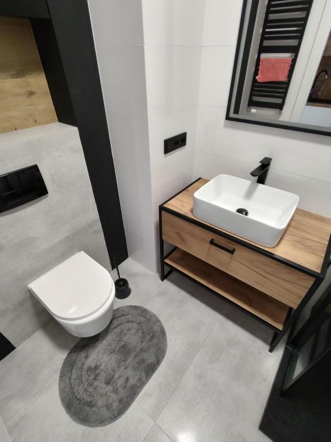 Uroczy Apartament Z Miejscem Na Auto W Garazu Lejlighed Warszawa Eksteriør billede