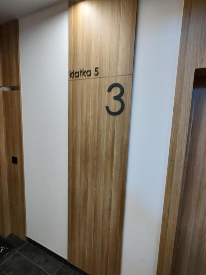 Uroczy Apartament Z Miejscem Na Auto W Garazu Lejlighed Warszawa Eksteriør billede