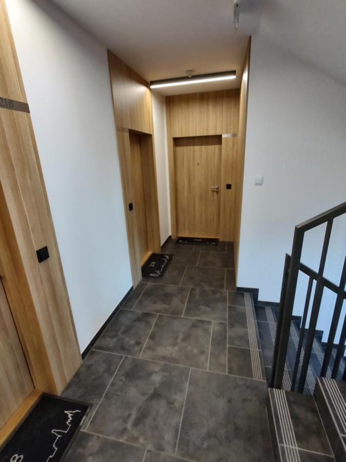 Uroczy Apartament Z Miejscem Na Auto W Garazu Lejlighed Warszawa Eksteriør billede