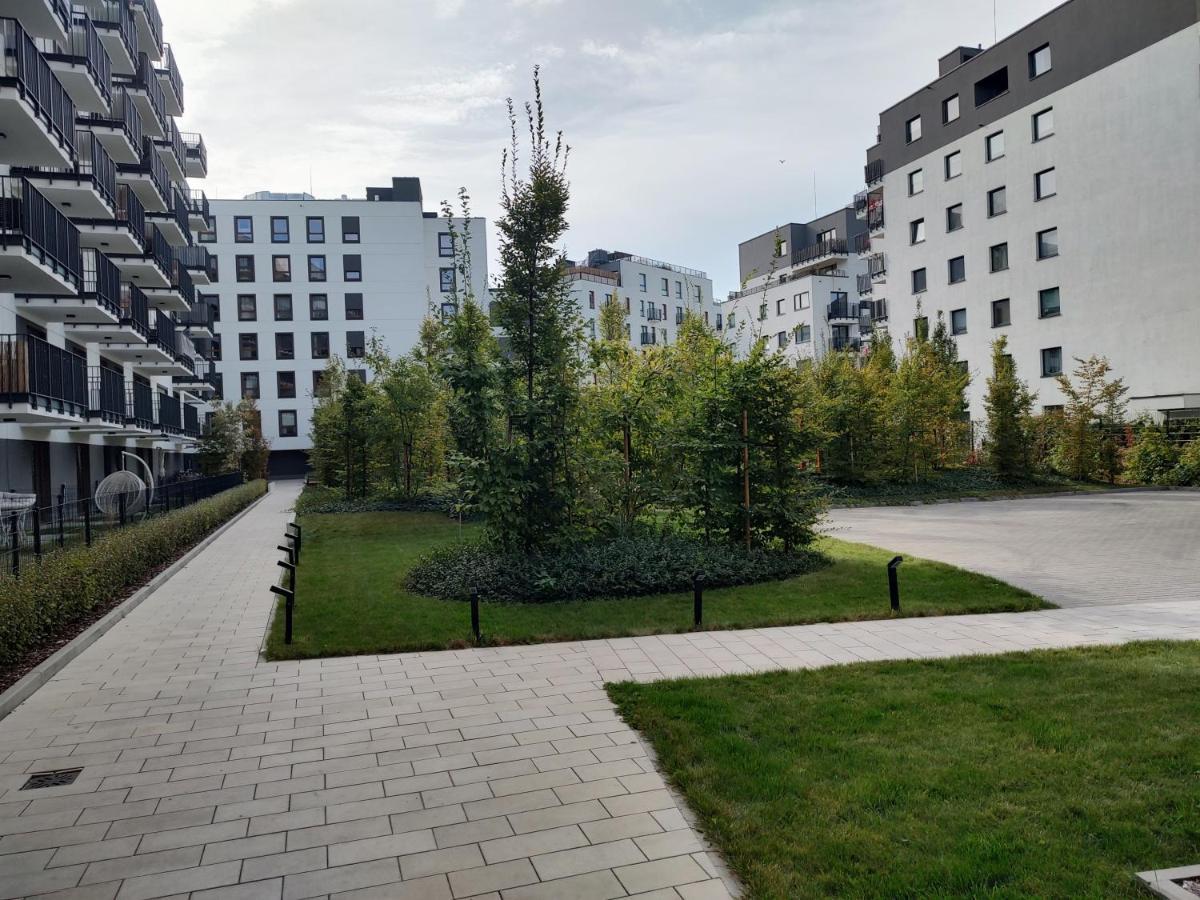 Uroczy Apartament Z Miejscem Na Auto W Garazu Lejlighed Warszawa Eksteriør billede