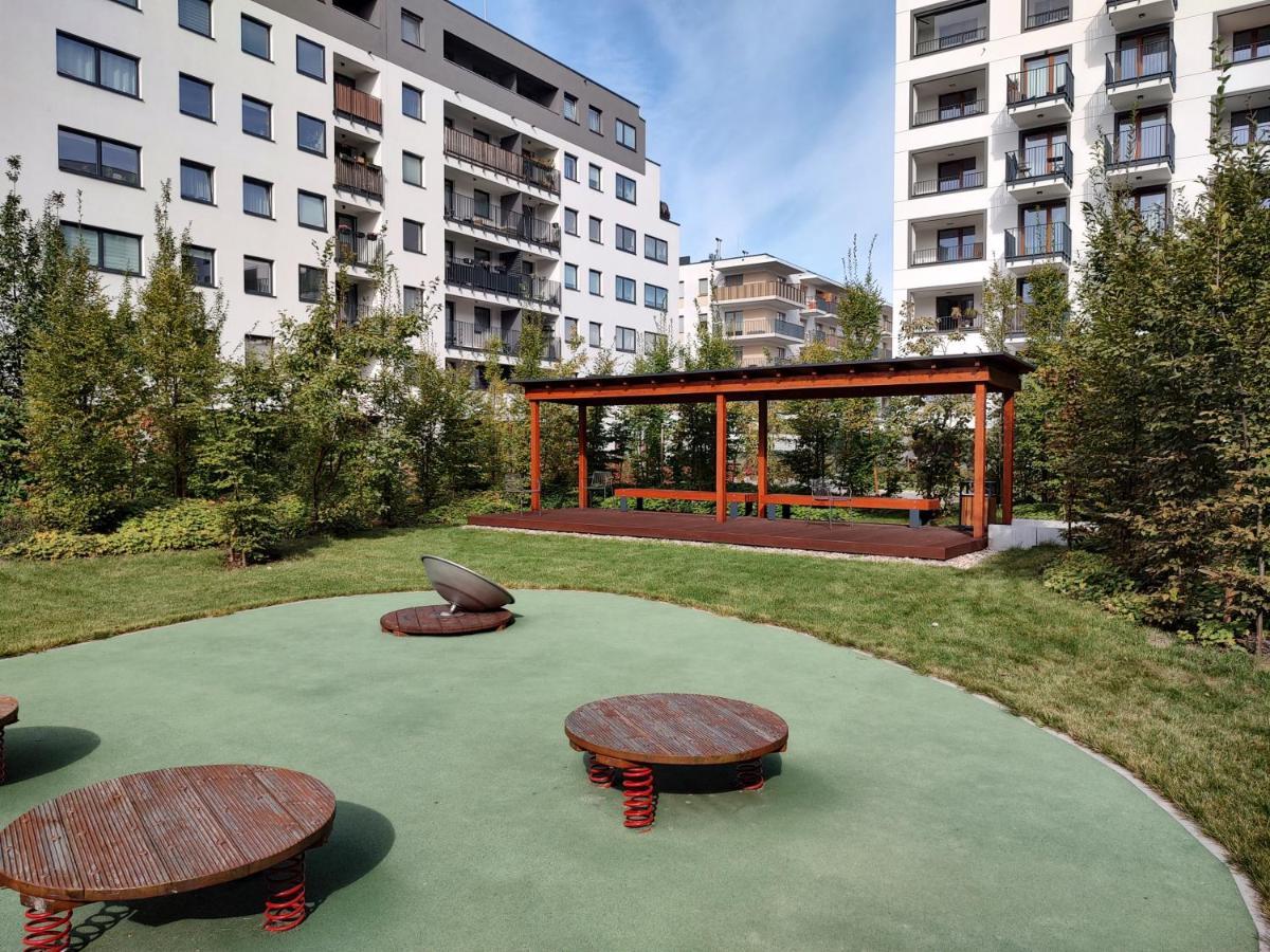 Uroczy Apartament Z Miejscem Na Auto W Garazu Lejlighed Warszawa Eksteriør billede