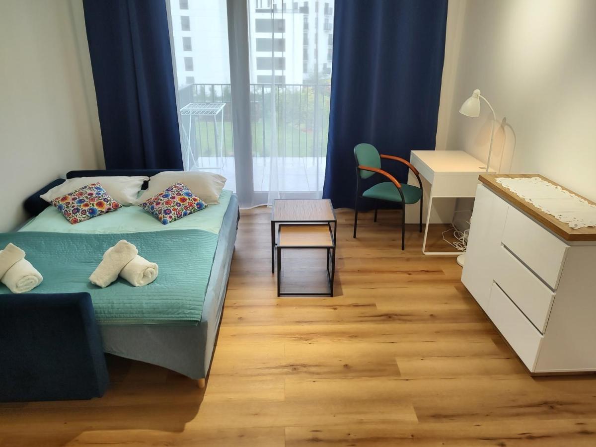 Uroczy Apartament Z Miejscem Na Auto W Garazu Lejlighed Warszawa Eksteriør billede