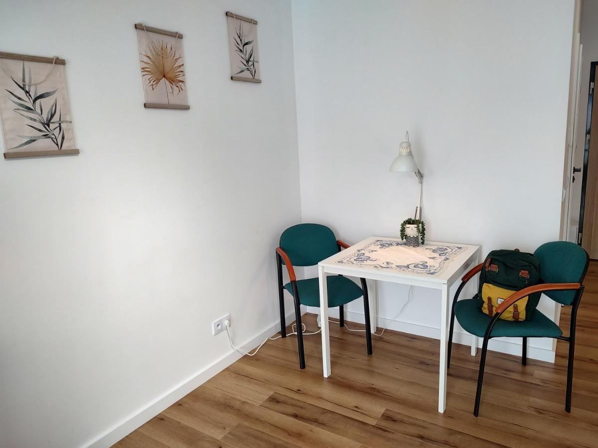 Uroczy Apartament Z Miejscem Na Auto W Garazu Lejlighed Warszawa Eksteriør billede